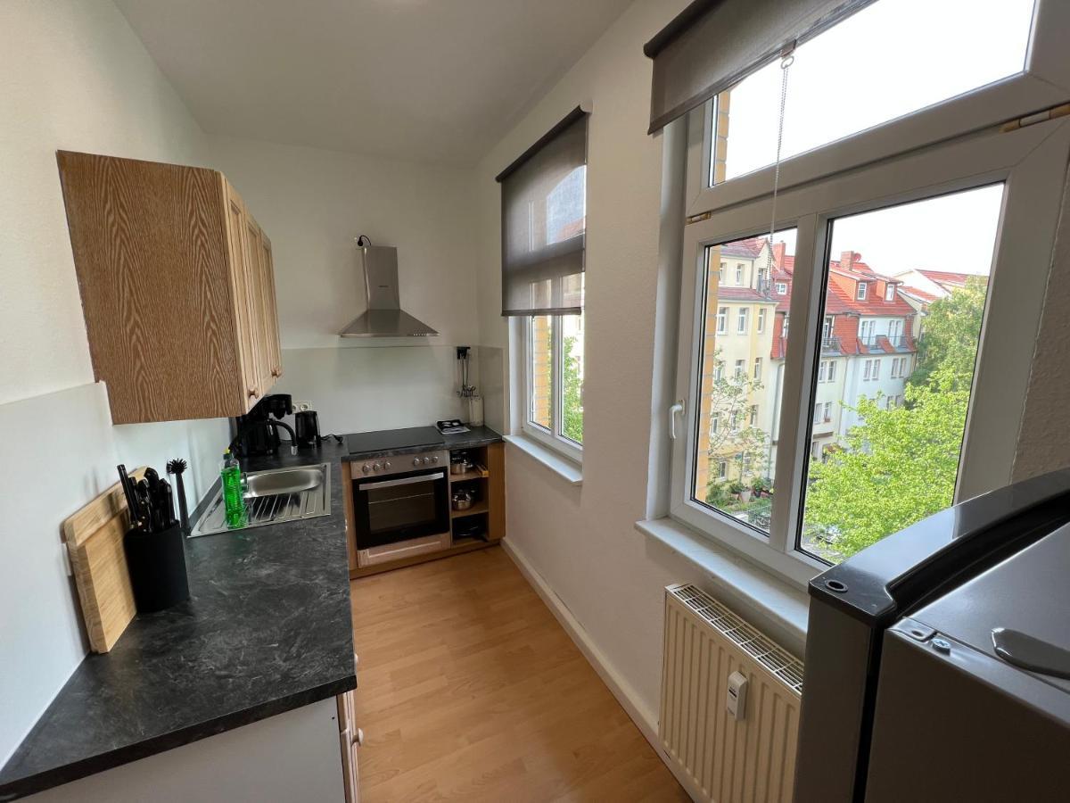 Jena City Apartment, Balkon, Sonnig, Wifi, Parkplaetze, Naehe Zentrum Exterior photo