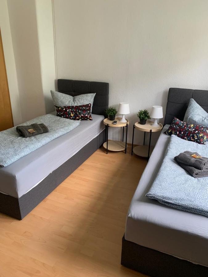 Jena City Apartment, Balkon, Sonnig, Wifi, Parkplaetze, Naehe Zentrum Exterior photo